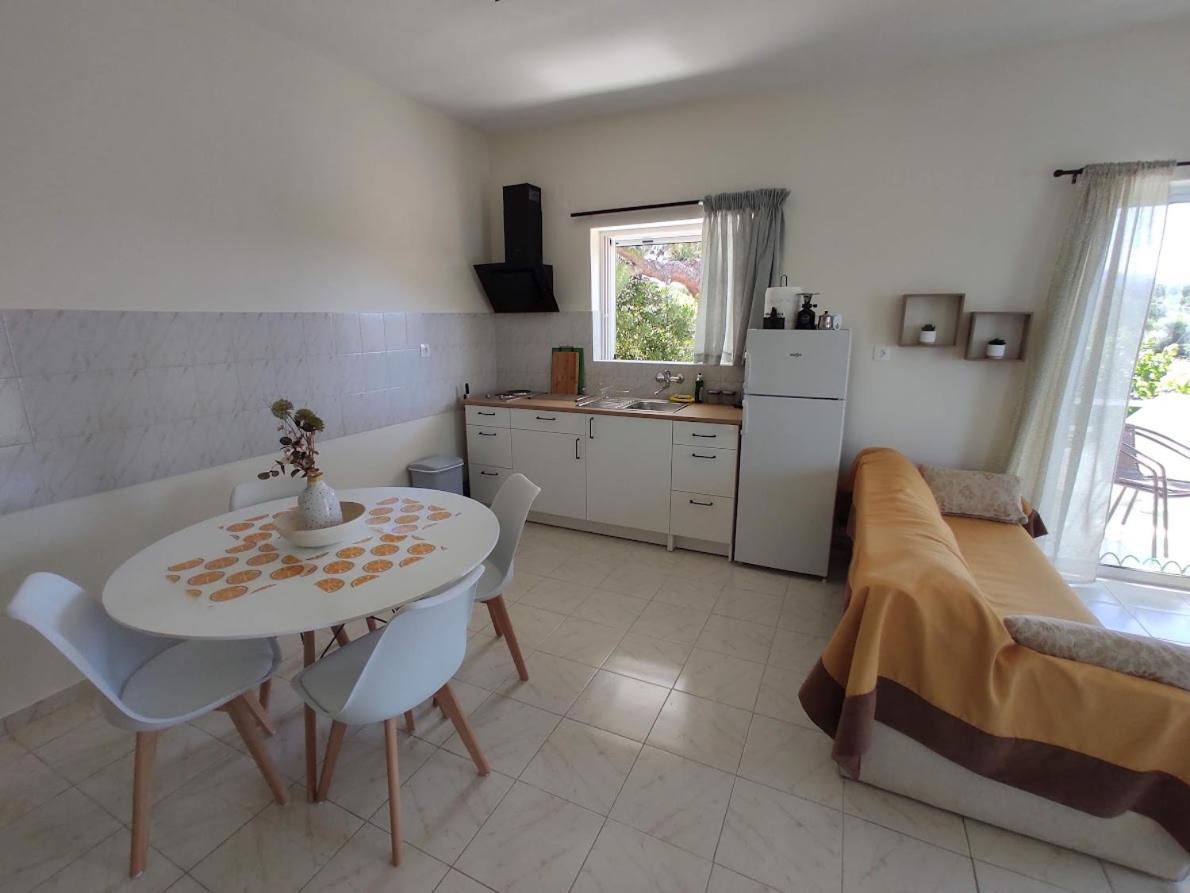 Eva'S Place Карист Екстер'єр фото